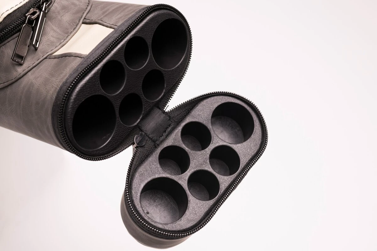 CUEL Billard-Köcher Suede Grey 2/4 Für Pool-Billard-Queues, Aus Kunst-Wildleder, Mit Schultergurt, Tragegriff Und Zwei Seitentaschen Für Billardzubehör 4 CUEL Billard-Köcher Suede Grey 2/4 Für Pool-Billard-Queues, Aus Kunst-Wildleder, Mit Schultergurt, Tragegriff Und Zwei Seitentaschen Für Billardzubehör – Bild 4