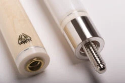 Demon DE0-002 Pool-Billard-Queue, 2-teilig, Mit Klebeleder, Vollholz-Oberteil, Leinen-Griffband Und 5/16x14-Gewinde -Billardladen demon de0 002 pool billard queue 2 teilig mit klebeleder4