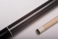 Demon DF0-001 Billard-Queue Für Poolbillard, 2-teilig, Mit Totenkopfdesign, Klebeleder, Vollholz-Oberteil, Leinen-Griffband Inkl. Gewindeschoner