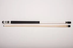 Demon DF0-002 Billard-Queue Für Poolbillard, 2-teilig, Mit Totenkopfdesign, Klebeleder, Vollholz-Oberteil, Leinen-Griffband Inkl. Gewindeschoner -Billardladen demon df0 002 pool billard queue 2 teilig mit klebeleder3