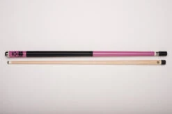 Demon DF0-004 Billard-Queue Für Poolbillard, 2-teilig, Mit Totenkopfdesign, Klebeleder, Vollholz-Oberteil, Leinen-Griffband Inkl. Gewindeschoner -Billardladen demon df0 004 pool billard queue 2 teilig mit klebeleder3