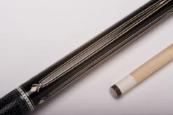 Demon DF1-003 Billard-Queue Für Poolbillard, 2-teilig, Mit Qualitäts-Klebeleder, Vollholz-Oberteil, Leinen-Griffband Inkl. Gewindeschoner