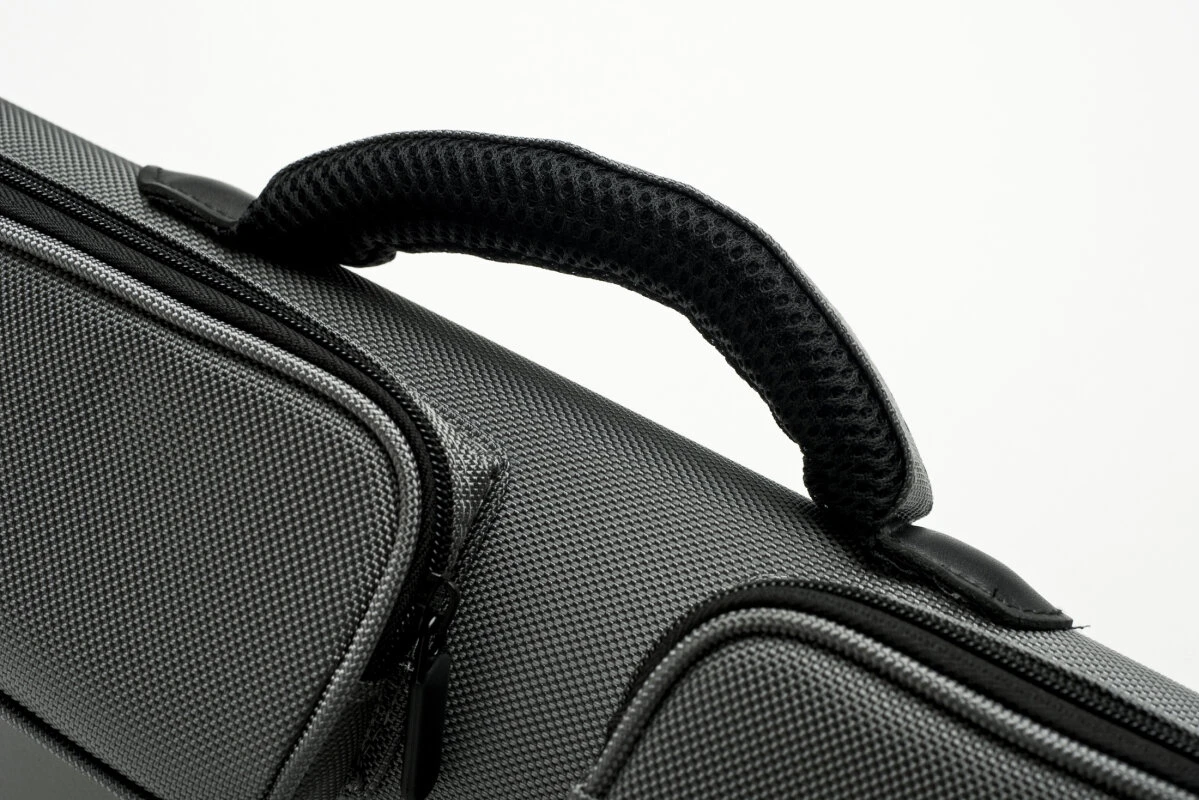 Cuel Billard-Köcher Sport Silber 2/2 Für Pool-Billard-Queues, Mit Schultergurt, Tragegriff Und Zwei Seitentaschen Für Billardzubehör 4 Cuel Billard-Köcher Sport Silber 2/2 Für Pool-Billard-Queues, Mit Schultergurt, Tragegriff Und Zwei Seitentaschen Für Billardzubehör – Bild 4