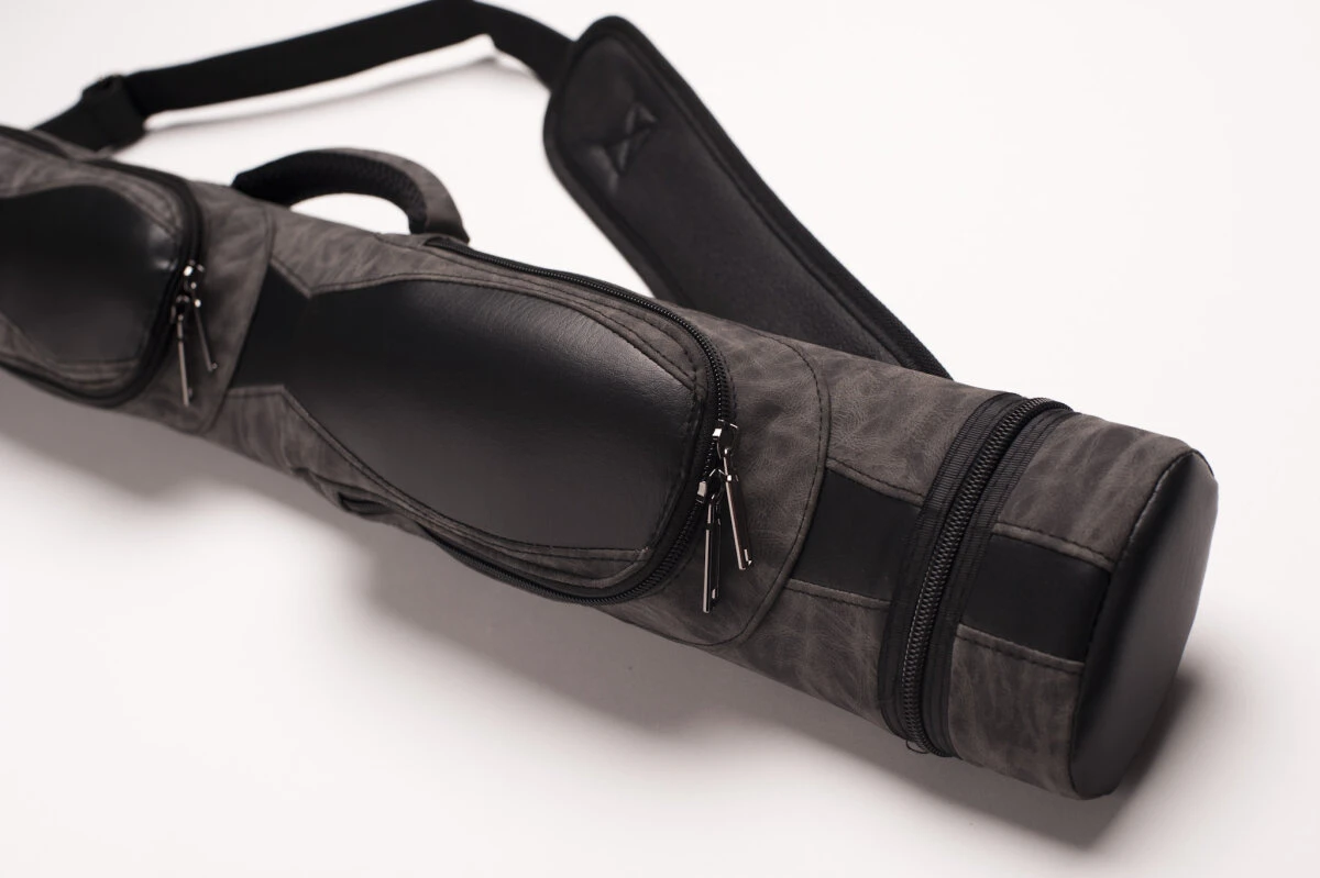 CUEL Billard-Köcher Suede Black 2/2 Für Pool-Billard-Queues, Aus Kunst-Wildleder, Mit Schultergurt, Tragegriff Und Zwei Seitentaschen Für Billardzubehör 1 CUEL Billard-Köcher Suede Black 2/2 Für Pool-Billard-Queues, Aus Kunst-Wildleder, Mit Schultergurt, Tragegriff Und Zwei Seitentaschen Für Billardzubehör