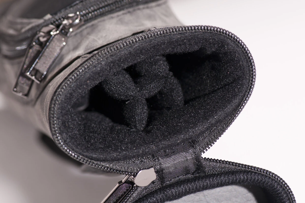 CUEL Billard-Köcher Suede Black 2/2 Für Pool-Billard-Queues, Aus Kunst-Wildleder, Mit Schultergurt, Tragegriff Und Zwei Seitentaschen Für Billardzubehör 4 CUEL Billard-Köcher Suede Black 2/2 Für Pool-Billard-Queues, Aus Kunst-Wildleder, Mit Schultergurt, Tragegriff Und Zwei Seitentaschen Für Billardzubehör – Bild 4