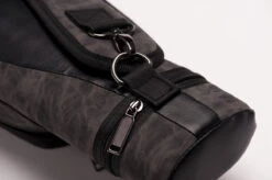 CUEL Billard-Köcher Suede Black 2/2 Für Pool-Billard-Queues, Aus Kunst-Wildleder, Mit Schultergurt, Tragegriff Und Zwei Seitentaschen Für Billardzubehör 12 CUEL Billard-Köcher Suede Black 2/2 Für Pool-Billard-Queues, Aus Kunst-Wildleder, Mit Schultergurt, Tragegriff Und Zwei Seitentaschen Für Billardzubehör -Billardladen koecher suede black 22 fuer pool billard queues6