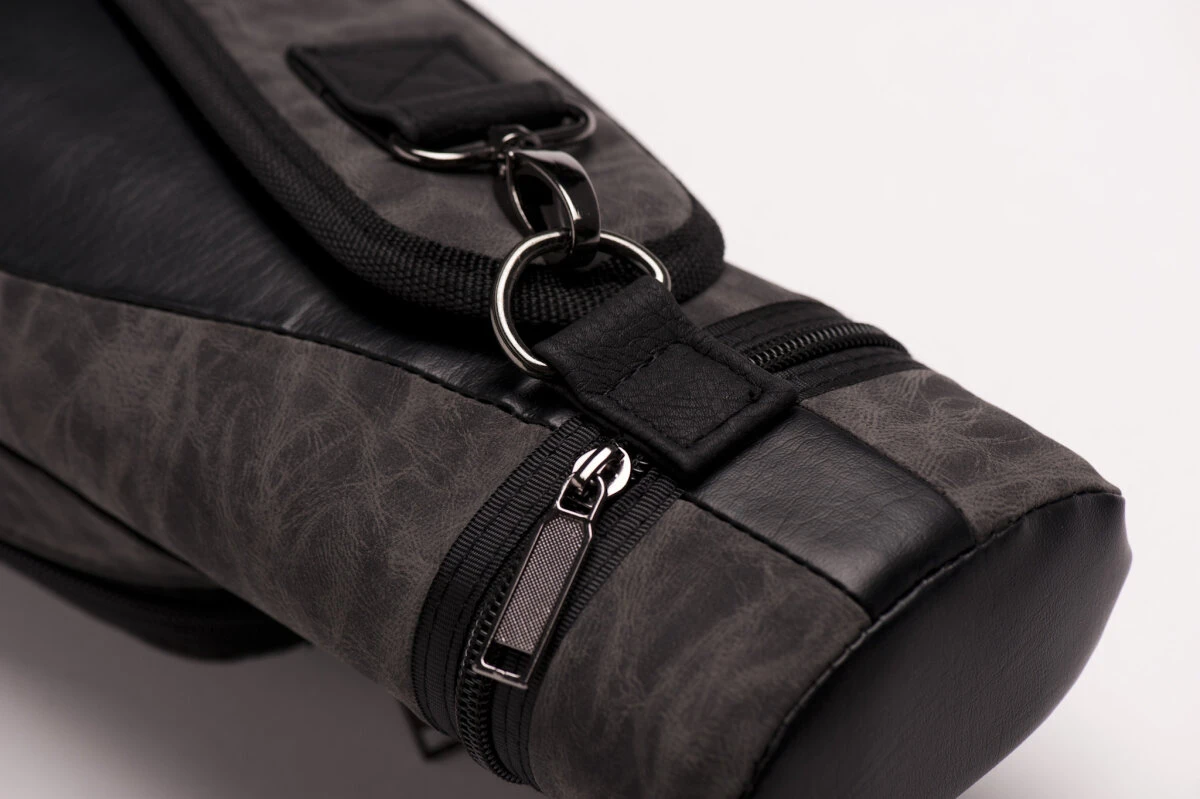 CUEL Billard-Köcher Suede Black 2/2 Für Pool-Billard-Queues, Aus Kunst-Wildleder, Mit Schultergurt, Tragegriff Und Zwei Seitentaschen Für Billardzubehör 6 CUEL Billard-Köcher Suede Black 2/2 Für Pool-Billard-Queues, Aus Kunst-Wildleder, Mit Schultergurt, Tragegriff Und Zwei Seitentaschen Für Billardzubehör – Bild 6