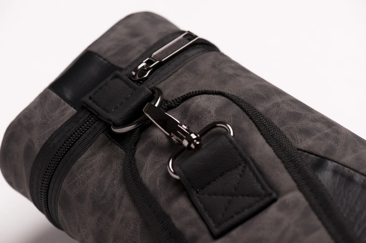 CUEL Billard-Köcher Suede Black 2/4 Für Pool-Billard-Queues, Aus Kunst-Wildleder, Mit Schultergurt, Tragegriff Und Zwei Seitentaschen Für Billardzubehör 5 CUEL Billard-Köcher Suede Black 2/4 Für Pool-Billard-Queues, Aus Kunst-Wildleder, Mit Schultergurt, Tragegriff Und Zwei Seitentaschen Für Billardzubehör – Bild 5