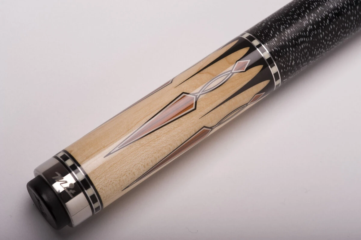 MIT MF1-018 Pool-Billard-Queue, 2-teilig, Mit Klebeleder, Vollholz-Oberteil, Leinen-Griffband, Inkl. Gewindeschoner 2 MIT MF1-018 Pool-Billard-Queue, 2-teilig, Mit Klebeleder, Vollholz-Oberteil, Leinen-Griffband, Inkl. Gewindeschoner – Bild 2