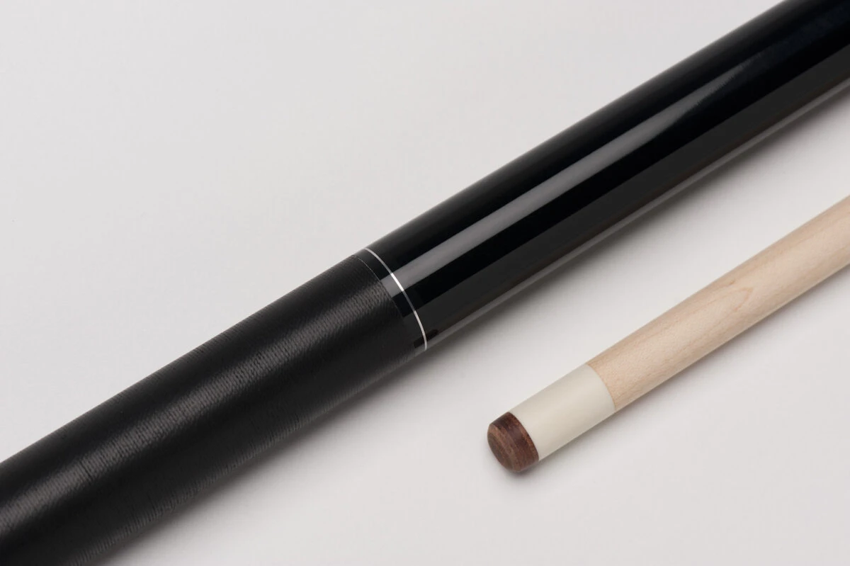 MIT MF2-001 Pool-Billard-Queue, 2-teilig, Mit Klebeleder, Vollholz-Oberteil, Leinen-Griffband, Inkl. Gewindeschoner 1 MIT MF2-001 Pool-Billard-Queue, 2-teilig, Mit Klebeleder, Vollholz-Oberteil, Leinen-Griffband, Inkl. Gewindeschoner