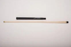 MIT MJ1-002 „Fatal Leap“ Jump-Queue, 2-teilig, Schwarz, G10-Spitze, Gewindeschoner -Billardladen mit mj1 002 fatal leap jump queue 2 teilig schwarz g10 spitze gewindeschoner3