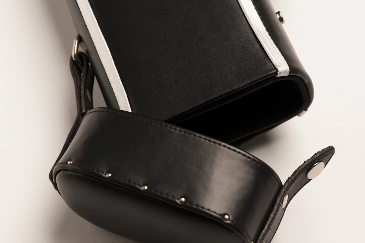 QK-S Billard-Köcher Ranger 3/5 Für Pool-Billard-Queues, Aus Vinyl Und Nylon, Mit Schultergurt, Tragegriff Und Seitentaschen Für Billardzubehör 4 QK-S Billard-Köcher Ranger 3/5 Für Pool-Billard-Queues, Aus Vinyl Und Nylon, Mit Schultergurt, Tragegriff Und Seitentaschen Für Billardzubehör – Bild 4