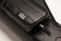 QK-S Billard-Köcher Samurai 2/4 Für Pool-Billard-Queues, Aus Vinyl Und Nylon, Mit Schultergurt, Tragegriff Und Seitentaschen Für Billardzubehör 8 QK-S Billard-Köcher Samurai 2/4 Für Pool-Billard-Queues, Aus Vinyl Und Nylon, Mit Schultergurt, Tragegriff Und Seitentaschen Für Billardzubehör -Billardladen qk s koecher samurai fuer pool billard queues3